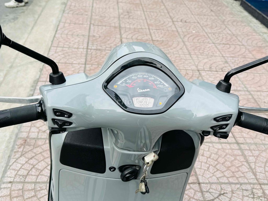 Vespa GTS 300 2019 xám xi măng bs Tphcm chính chủ. Mua bán Xe máy tại Quận Phú Nhuận Tp Hồ Chí Minh được đăng bởi VESPA Piaggio Quốc Vương  hình 4