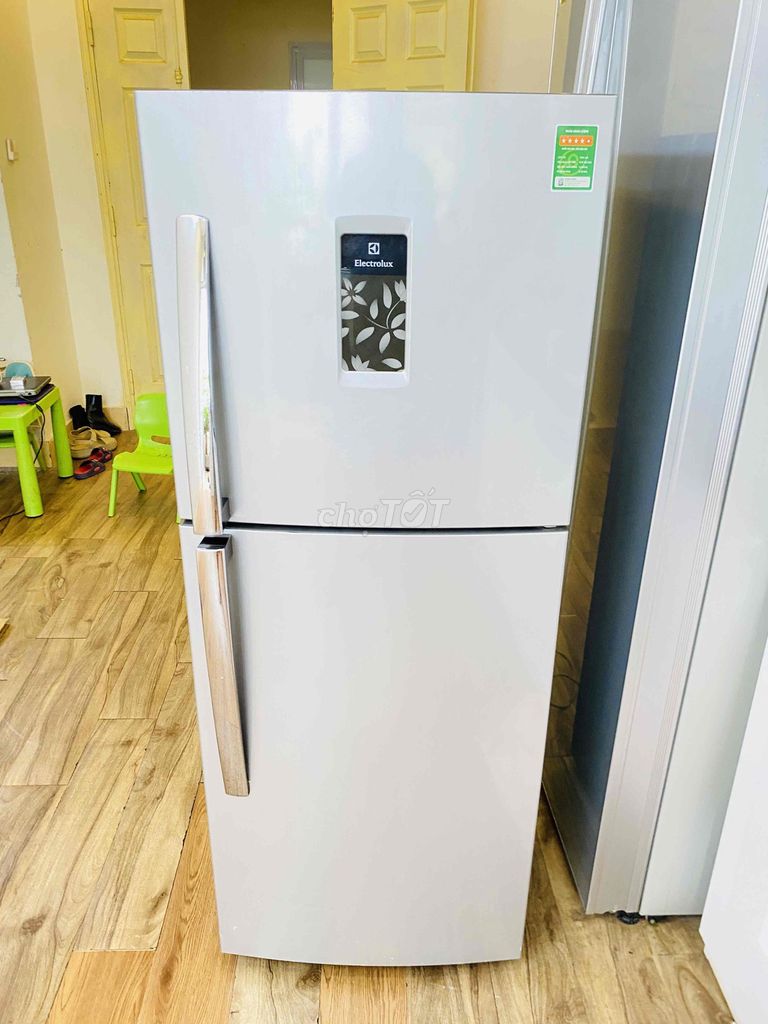 Tủ lạnh Electrolux 231 lít TháiLan còn mới như ảnh. Mua bán Tủ lạnh tại Quận Thanh Xuân Hà Nội được đăng bởi Ha Dung hình 1