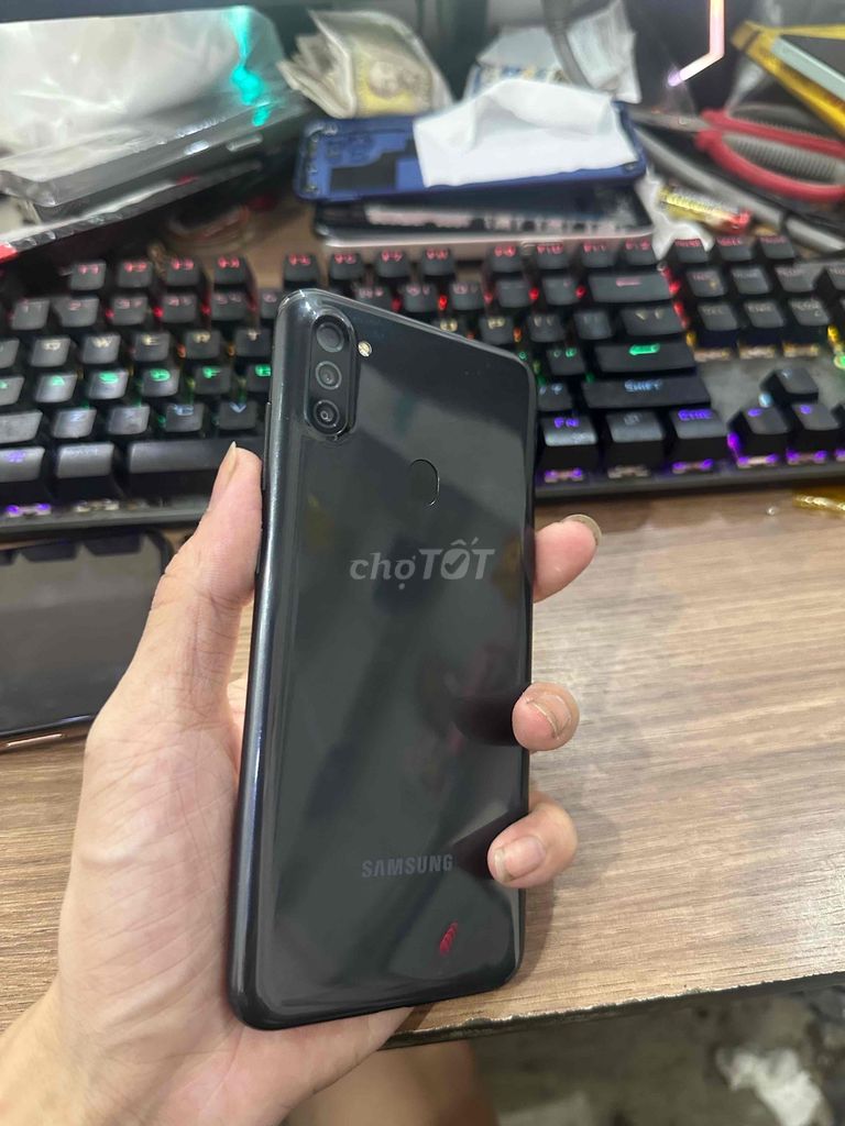 Samsung A11 32GB Đen. Mua bán Điện thoại tại Quận Thanh Khê Đà Nẵng được đăng bởi Dương khánh alo 04HHT hình 1