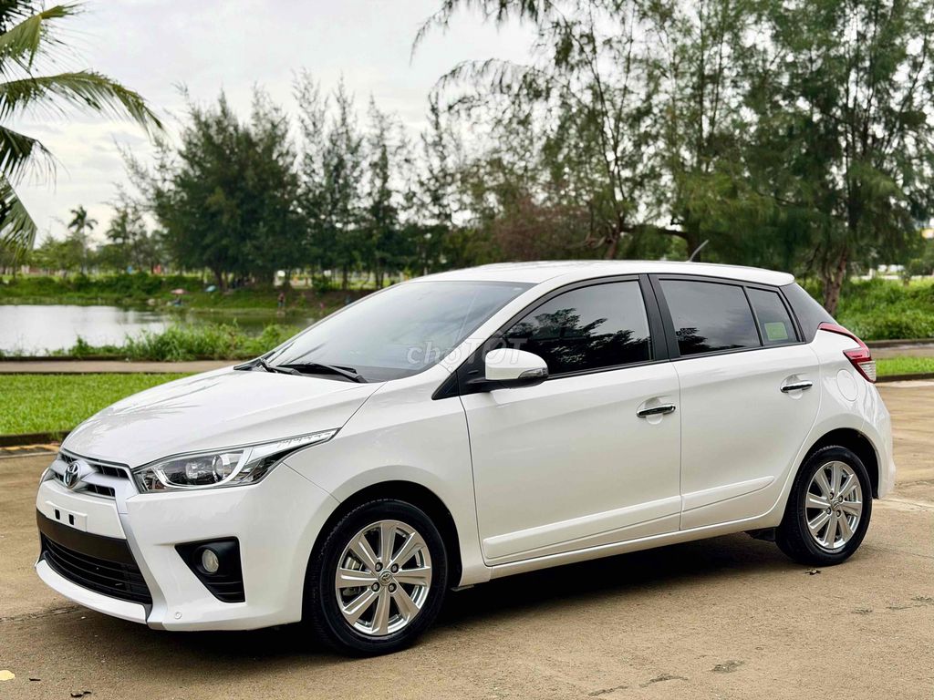 Toyota Yaris 2016 1.3AT комплектация G белый