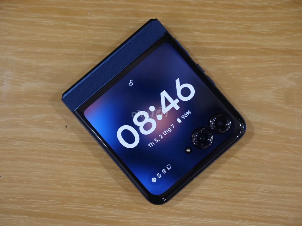 Motorola Razr 60 256GB Xanh Dương Việt Nam. Mua bán Điện thoại tại Quận 10 Tp Hồ Chí Minh được đăng bởi Nguyen Manh Hai hình 1