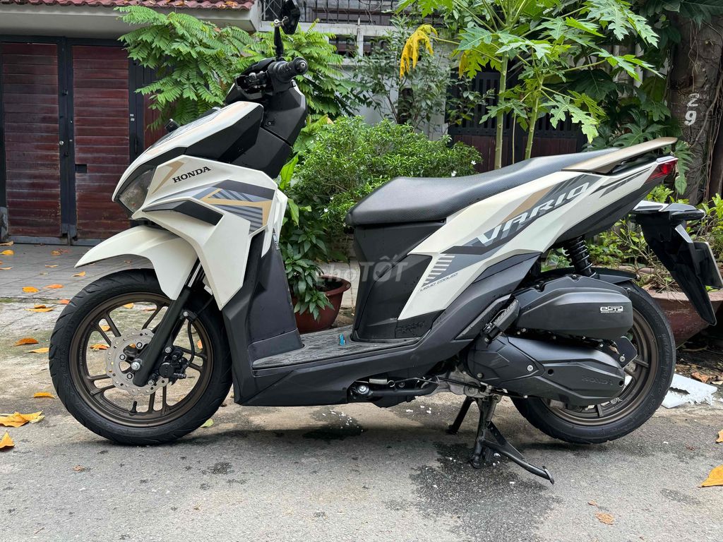 Vario 2024 trắng bstp 9 chủ chạy 3 nghìn km 99%