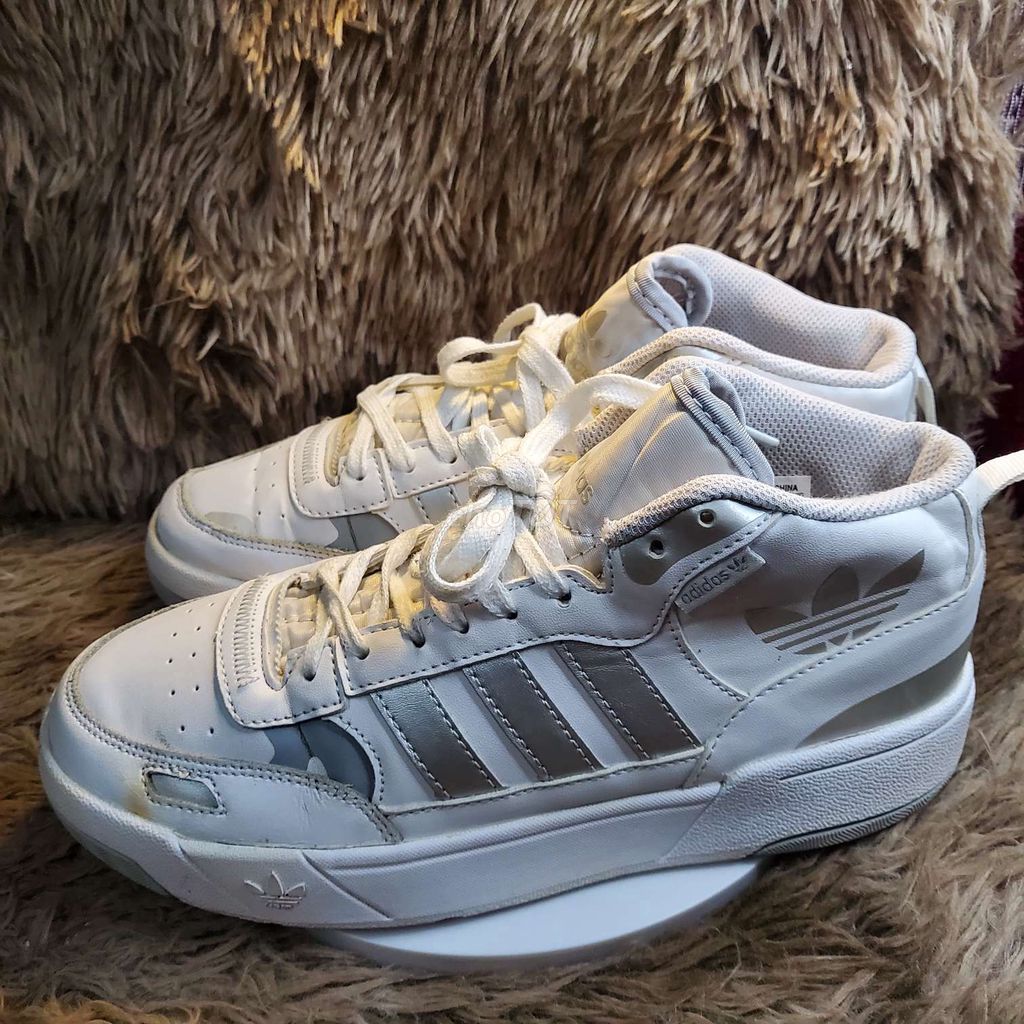 Adidas trắng size 41.5