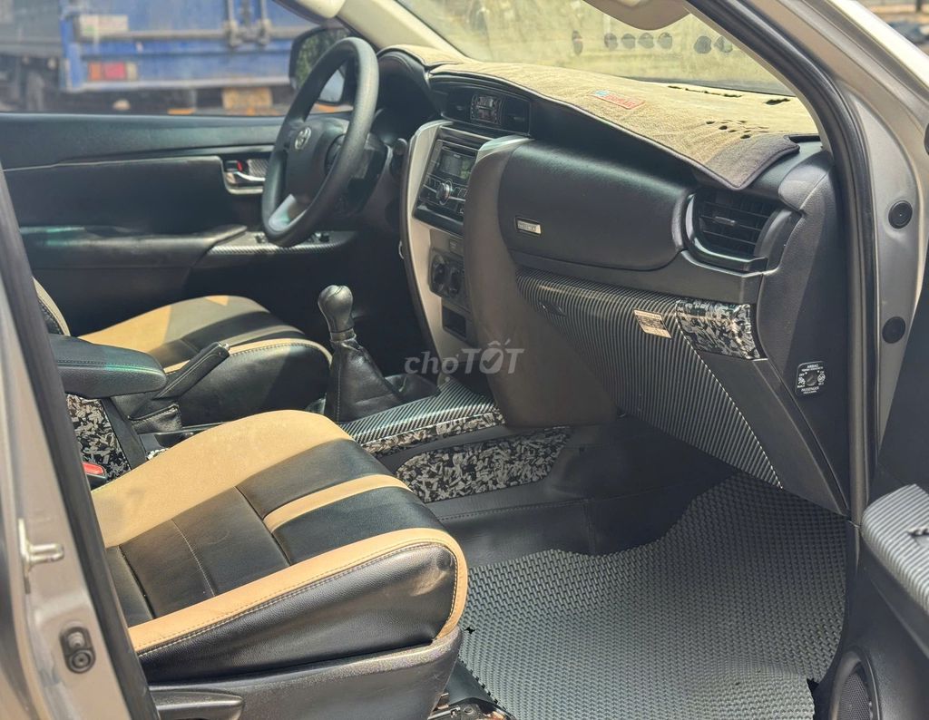 Toyota Fortuner 2017 Số sàn Bạc. Mua bán Ô tô tại Thành phố Thủ Dầu Một Bình Dương được đăng bởi Oto An Suong hình 8