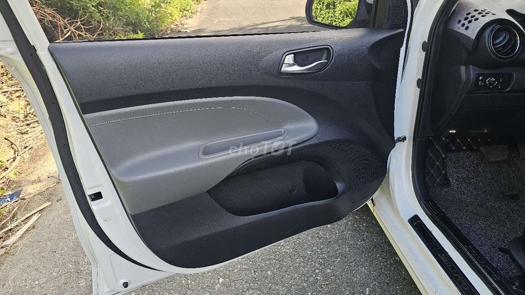 Kia Soluto 2019 AT Deluxe - 70000 km. Mua bán Ô tô tại Quận Cẩm Lệ Đà Nẵng được đăng bởi Lê Quốc Phong hình 7