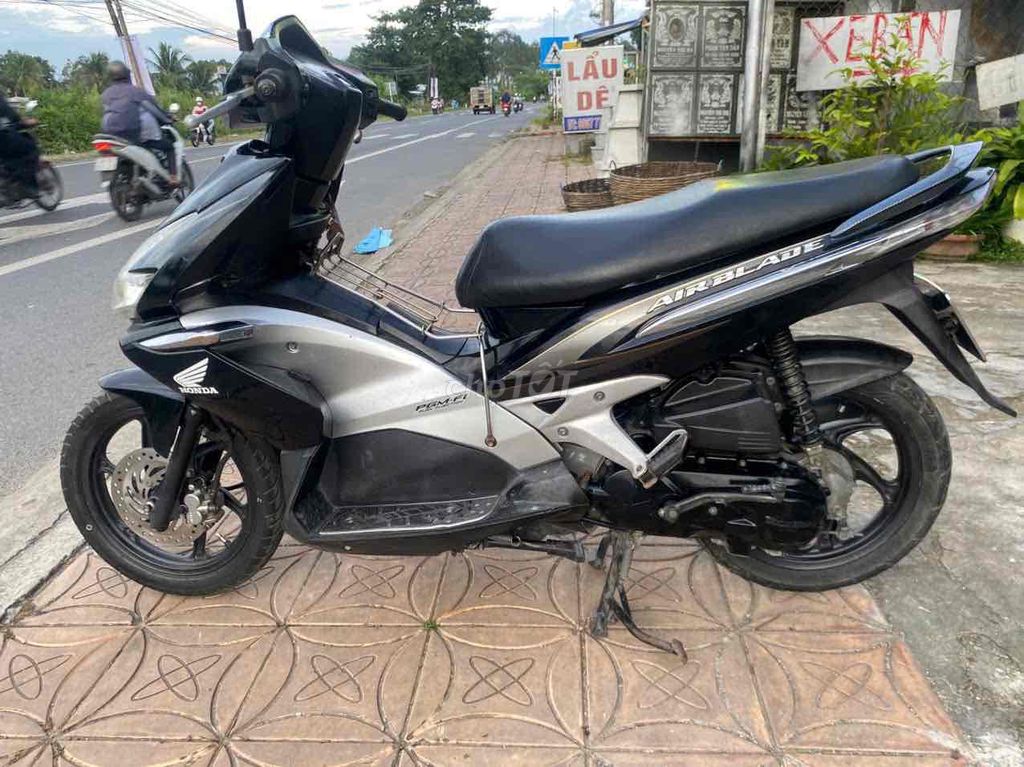 AIR BLADE FI. Mua bán Xe máy tại Quận Ô Môn Cần Thơ được đăng bởi Trần Sang hình 2