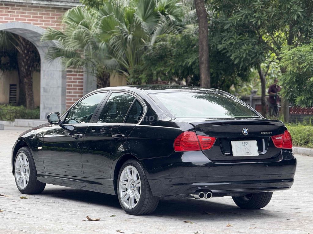BMW 3 Series 325i 2010. Mua bán Ô tô tại Quận Long Biên Hà Nội được đăng bởi Tạ Dũng hình 4