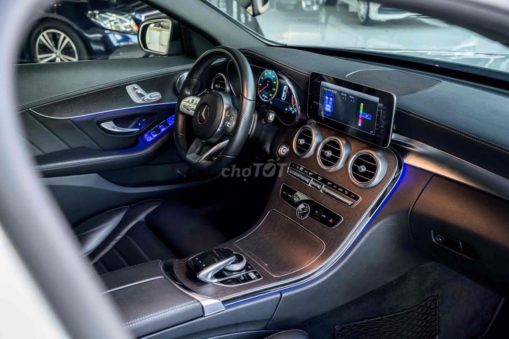 Mercedes Benz C Class 2020 C 300 AMG. Mua bán Ô tô tại Quận Tân Bình Tp Hồ Chí Minh được đăng bởi GREENWAY AUTO hình 9