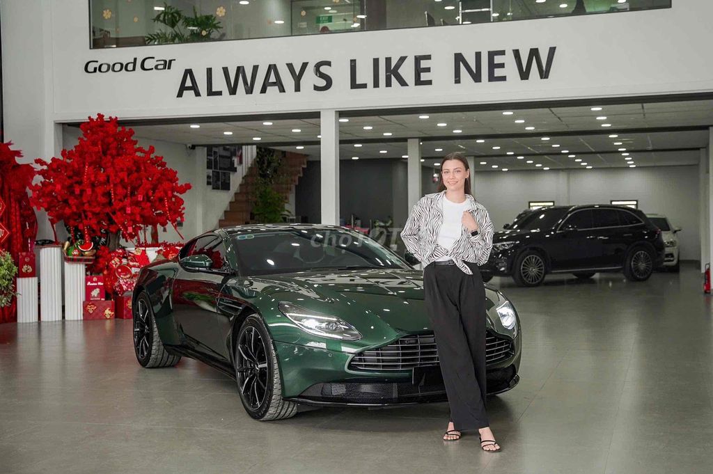 ASTON_MARTIN_DB11 V8 Model 2023 Bank 90%