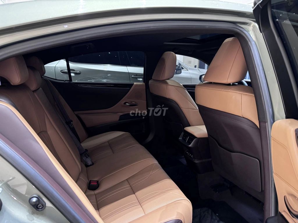 Lexus ES 250 model 2021 màu hiếm. Mua bán Ô tô tại Quận Gò Vấp Tp Hồ Chí Minh được đăng bởi Sĩ Minh hình 15