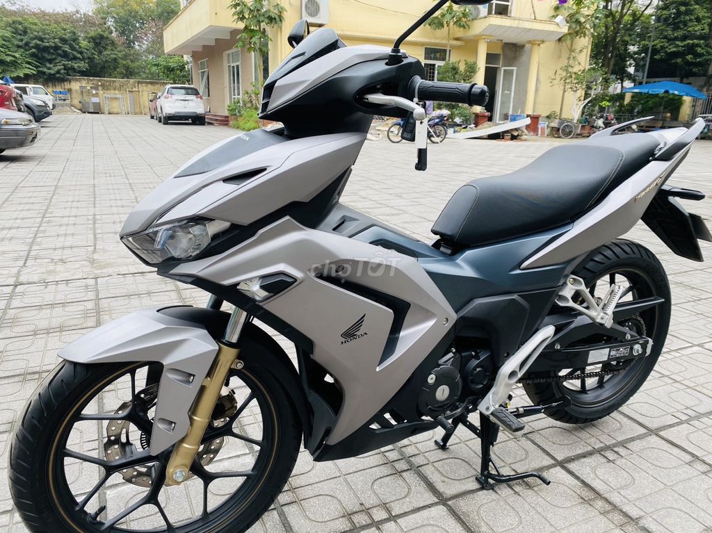 HONDA WINNER X 150 BẢN V3 XÁM SẦN MÀU ĐẸP. Mua bán Xe máy tại Quận Cầu Giấy Hà Nội được đăng bởi TUẤN MINH hình 1
