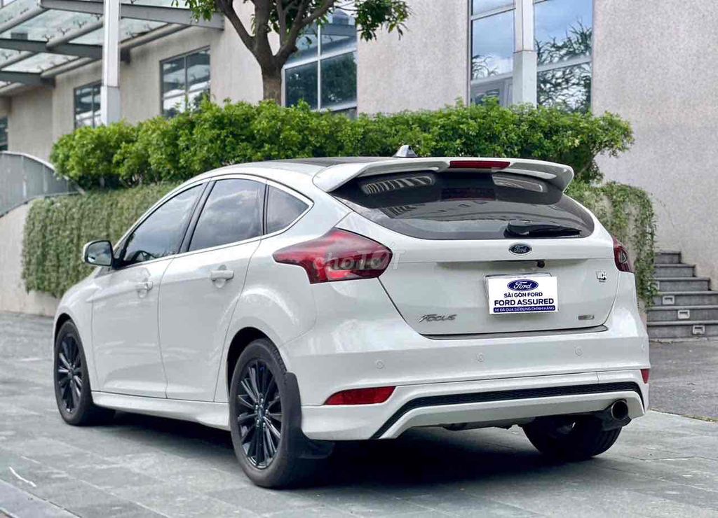 Ford Focus 2018 1.5L Ecoboost Trend Hatchback. Mua bán Ô tô tại Quận Tân Bình Tp Hồ Chí Minh được đăng bởi Sài Gòn Ford hình 5