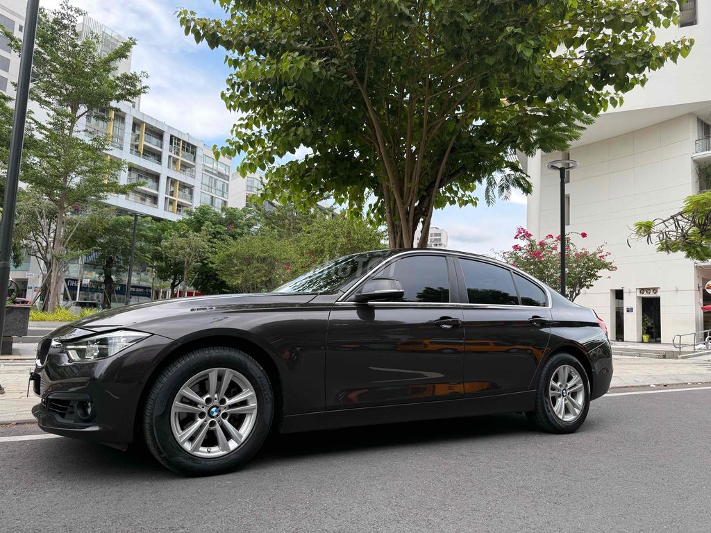 BMW 3 Series 2015 320i - 45000 km. Mua bán Ô tô tại Quận 7 Tp Hồ Chí Minh được đăng bởi Bao le hình 7