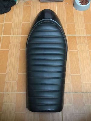 Yên xe caferacer. Mua bán Phụ tùng xe tại Thành phố Huế Thừa Thiên Huế được đăng bởi Nguyễn văn triều kha