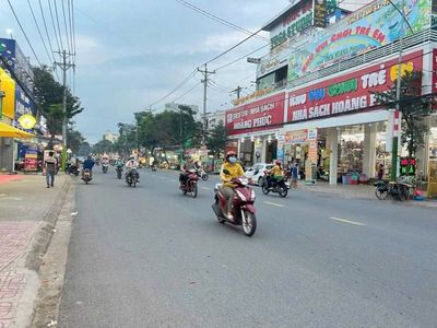 CHÍNH CHỦ BÁN SIÊU PHẨM MT KINH DOANH NGUYỄN TRÃI, DĨ AN. DT 8x31m.. Mua bán văn phòng, mặt bằng kinh doanh tại Thành phố Dĩ An Bình Dương được đăng bởi ANH ĐÀO