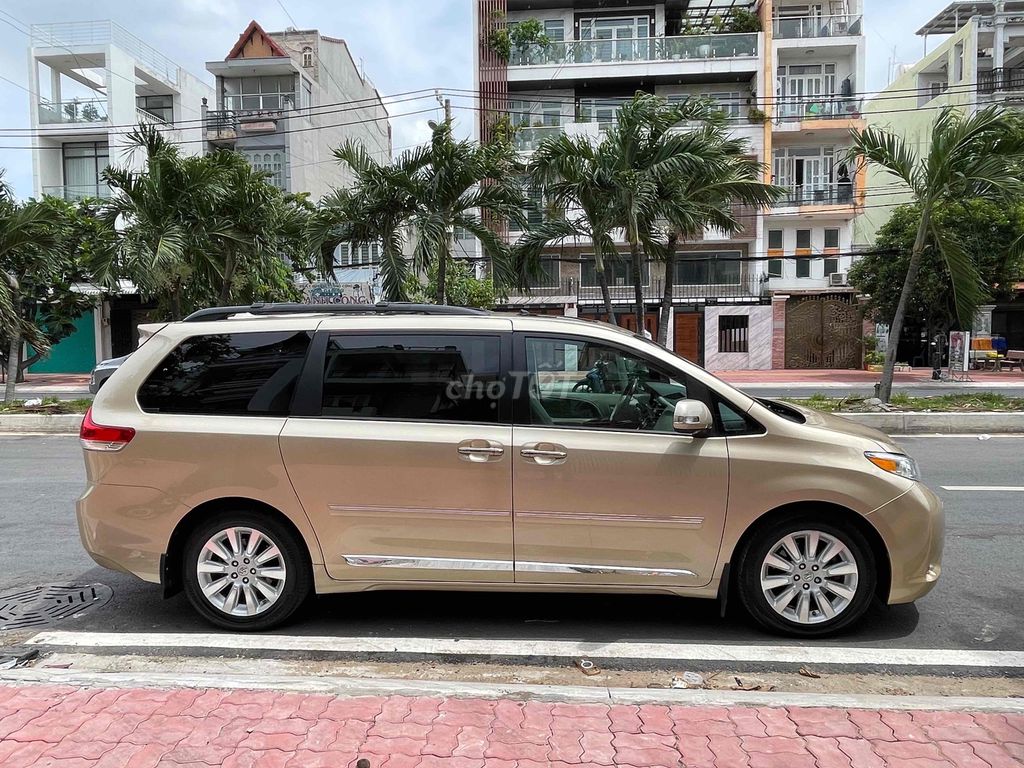 Bán TOYOTA SIENNA SX- 2013 - bản LIMITED 4WD. Mua bán Ô tô tại Quận 5 Tp Hồ Chí Minh được đăng bởi Trần văn Tân  hình 4