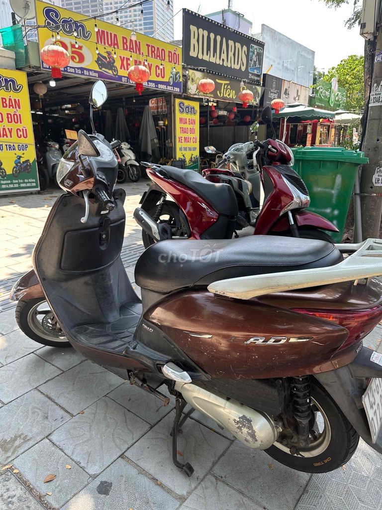 Honda Lead Fi с оригинальным кольцом.