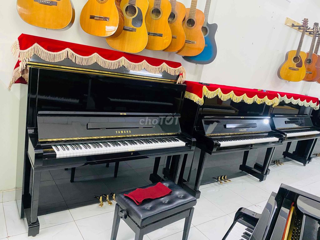 piano cơ yamaha U3 mới về 4 cây trưng bày mới 98%