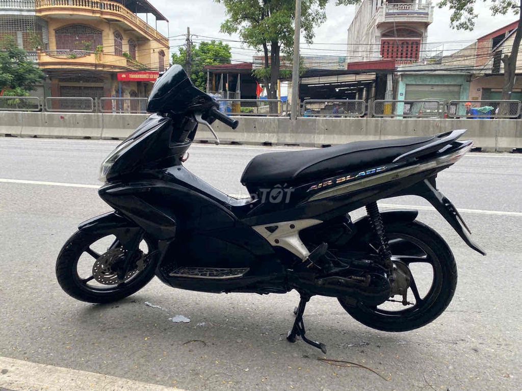 Xe airblade êm chất đẹp như hình. Mua bán Xe máy tại Quận Hồng Bàng Hải Phòng được đăng bởi Ly  hình 2