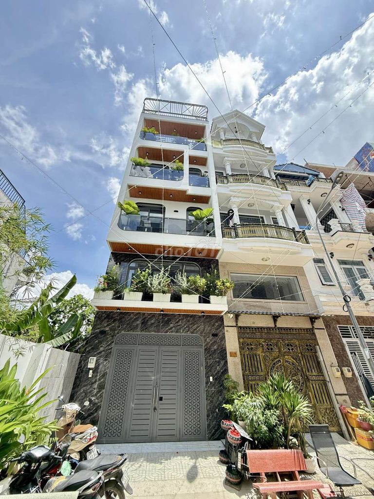 Siêu Phẩm Ngang gần 5M. Hẻm 10m Khu VIP Thạnh Lộc 13. Ngay Ngã tư ga
