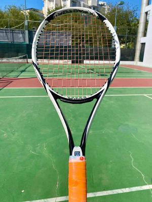 Cần bán vợt tennis Wilson 284gr Mua
