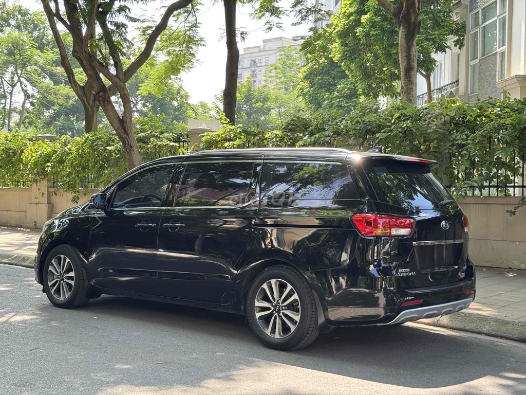Kia Sedona 2018 2.2 DATH Full dầu 1 chủ máy zin. Mua bán Ô tô tại Quận Cầu Giấy Hà Nội được đăng bởi Tô Văn Tiến hình 5