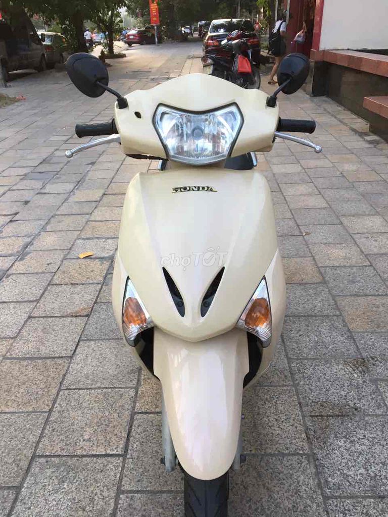 Honda Lead 110 dky 2017 mới 97% nilong cả xe. Mua bán Xe máy tại Quận Bắc Từ Liêm Hà Nội được đăng bởi Phương Uyên hình 1