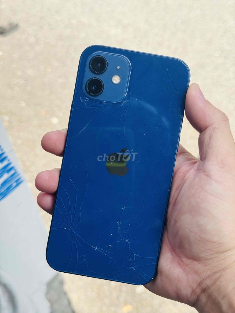 iPhone 12 64GB Nứt Lưng Máy zin bán hoặc gl oppo. Mua bán Điện thoại tại Thành phố Thủ Dầu Một Bình Dương được đăng bởi Byn Nè hình 1