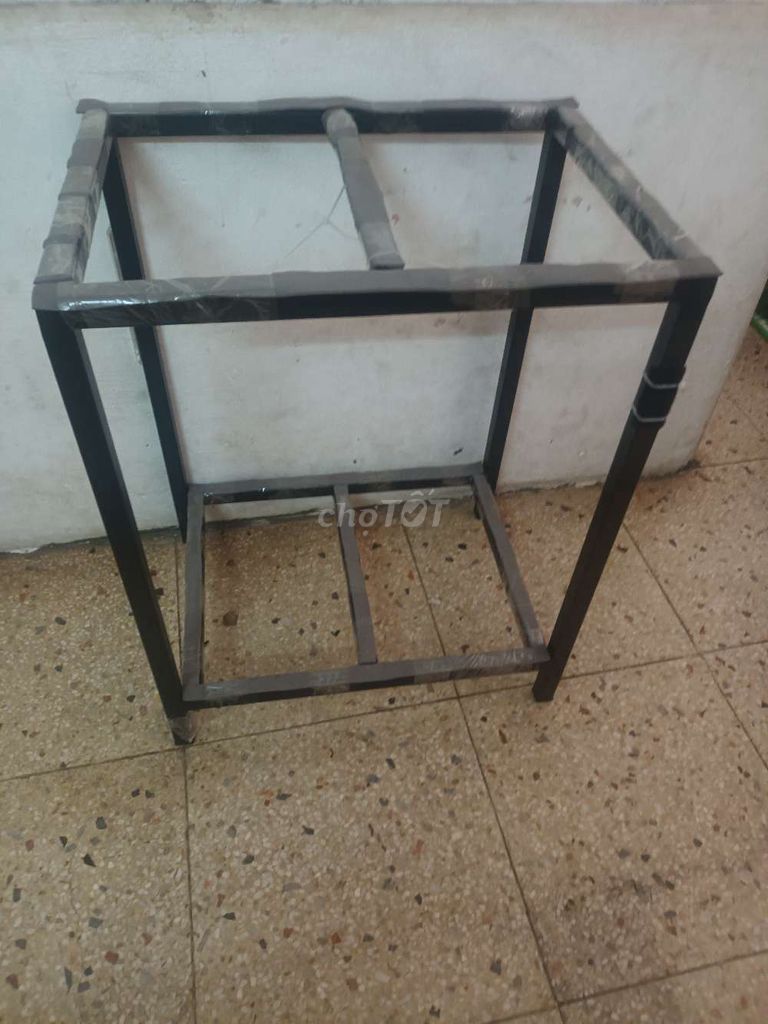 Chân hồ cá Sắt Đen 55x40x70cm Mới 99%. Mua bán Phụ kiện, Thức ăn, Dịch vụ tại Quận 5 Tp Hồ Chí Minh được đăng bởi Hoang phong hình 1