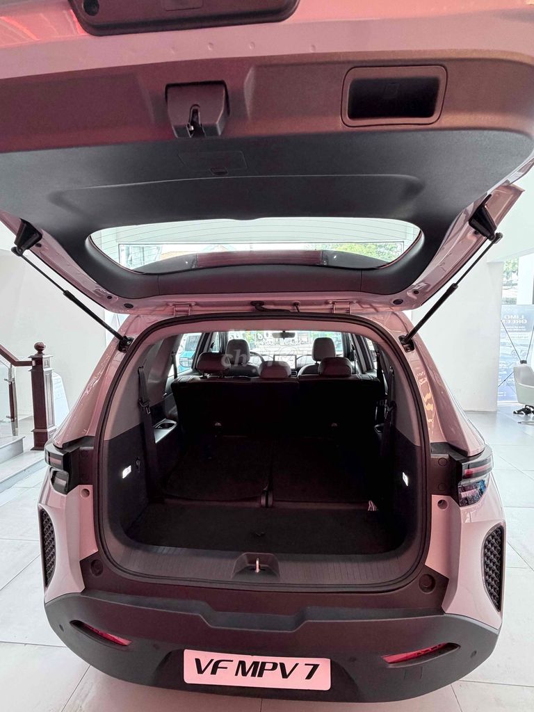 Vinfast Vf Mpv 7 2026 photo 4