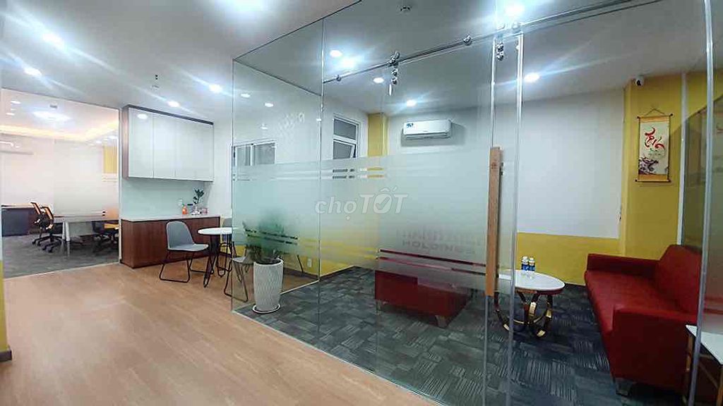 Chủ đầu tư cho thuê mặt bằng tầng trệt làm văn phòng mặt tiền Trần Xuâ