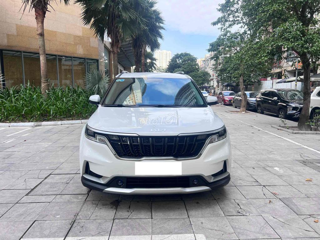 Kia Carnival 2022 2.2D Luxury 8 chỗ - 42000 km