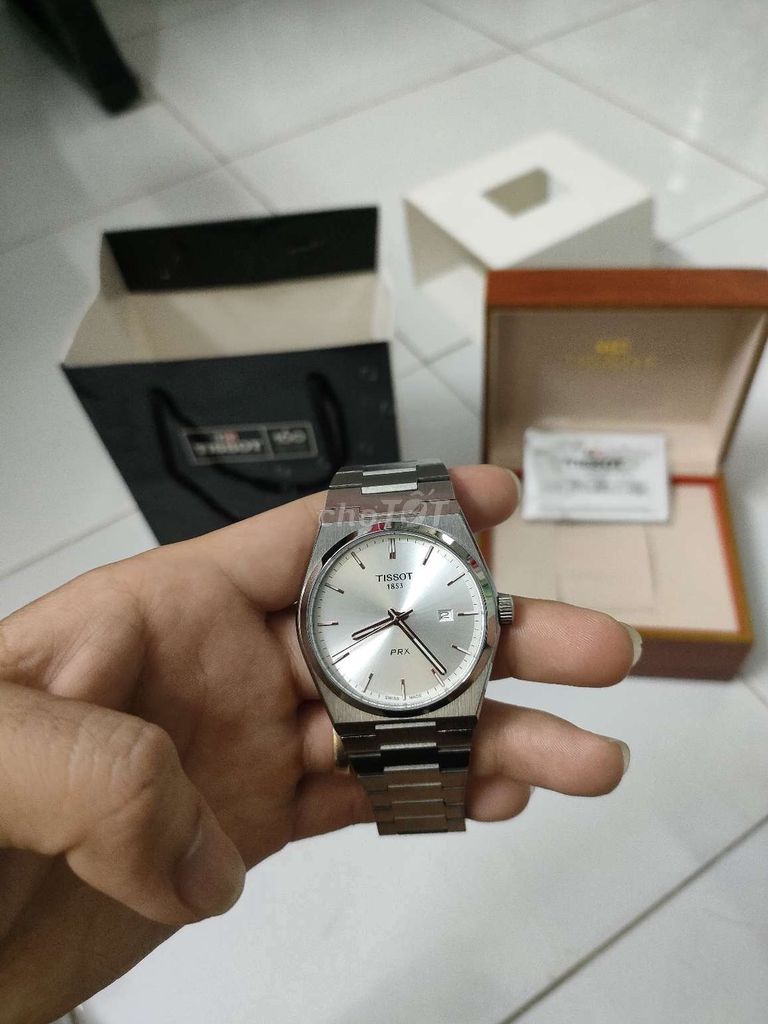 Kẹt tiền bán đồng hồ Tissot prx