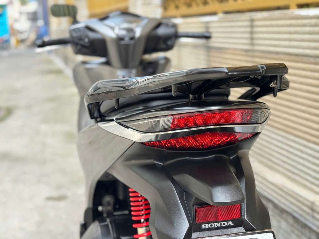 Honda SH160 ABS 2023 Xám, GÓP TAY ĐÔI VỚI SHOP. Mua bán Xe máy tại Quận 1 Tp Hồ Chí Minh được đăng bởi nguyen hien hình 1