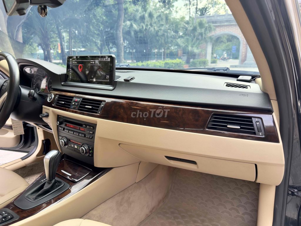 BMW 3 Series 325i 2010. Mua bán Ô tô tại Quận Long Biên Hà Nội được đăng bởi Tạ Dũng hình 12