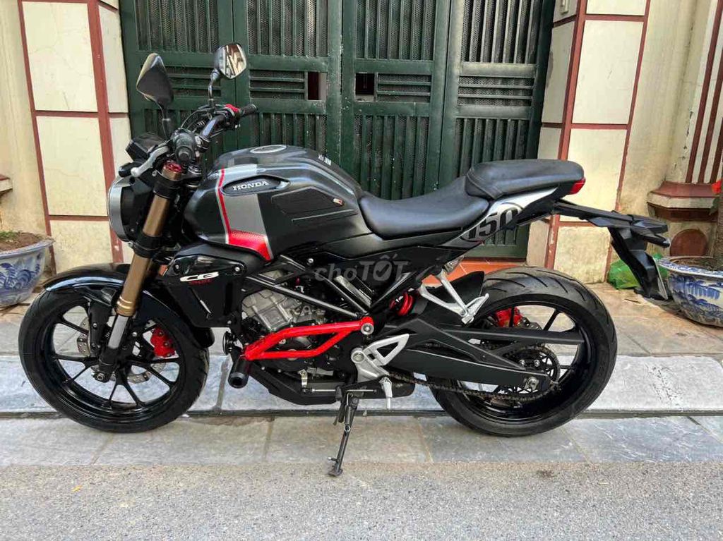 HONDA CB150R ABS FI cuối chót biển 29 Xe lướt mới. Mua bán Xe máy tại Quận Cầu Giấy Hà Nội được đăng bởi Tong motor xe may hình 9