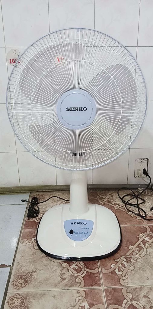 Quạt lỡ senko L1638 kem môn