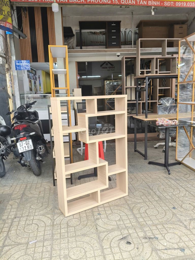 Kệ sách gỗ vàng nhạt hiện đại. Mua bán Tủ, kệ gia đình tại Quận Tân Bình Tp Hồ Chí Minh được đăng bởi đỗ thị kim trâm  hình 1
