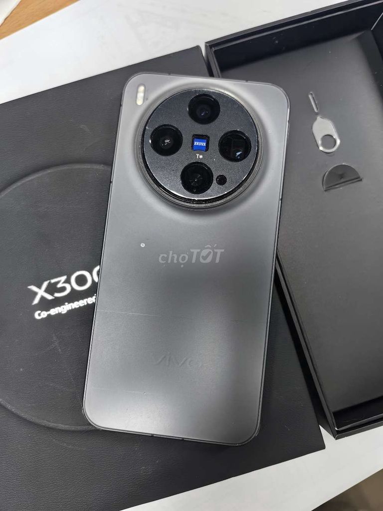 Vivo X300 12.256 chính hãng likenew. Mua bán Điện thoại tại Quận Hoàng Mai Hà Nội được đăng bởi LongHung Mobile hình 1