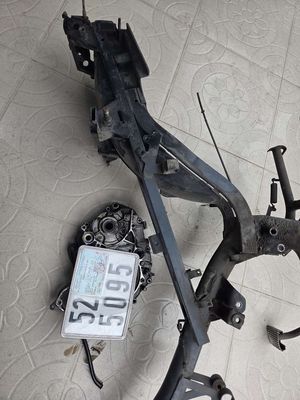 Khung xe máy Fu 1 Kim loại Đen Zin đẹp. Mua bán Phụ tùng xe tại Quận 12 Tp Hồ Chí Minh được đăng bởi phụ tùng Tài nguyễn