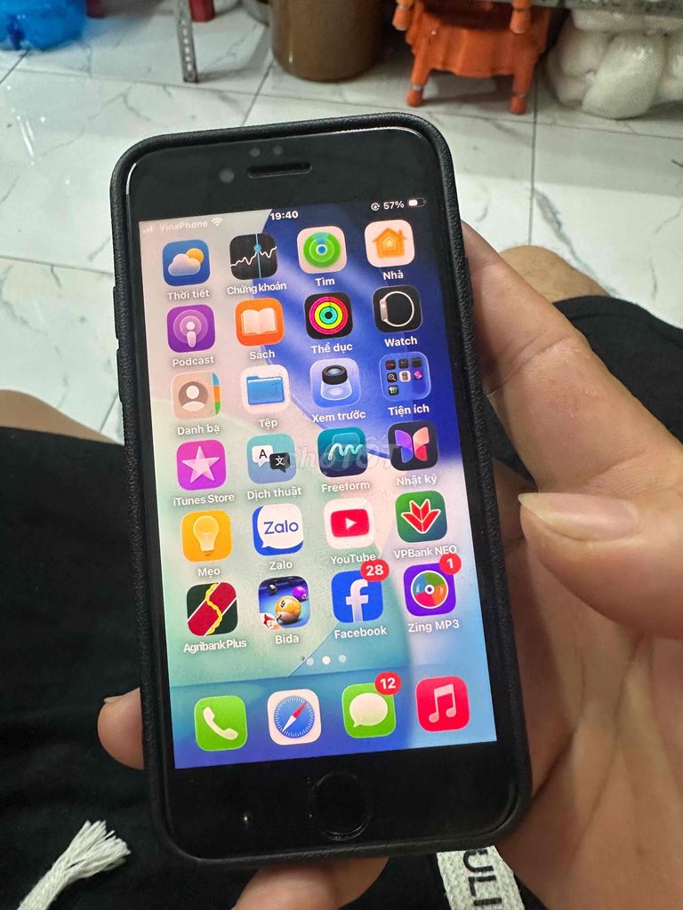 iPhone SE 3 64GB Đen Đã thay pin. Mua bán Điện thoại tại Quận Tân Bình Tp Hồ Chí Minh được đăng bởi Minh hình 1