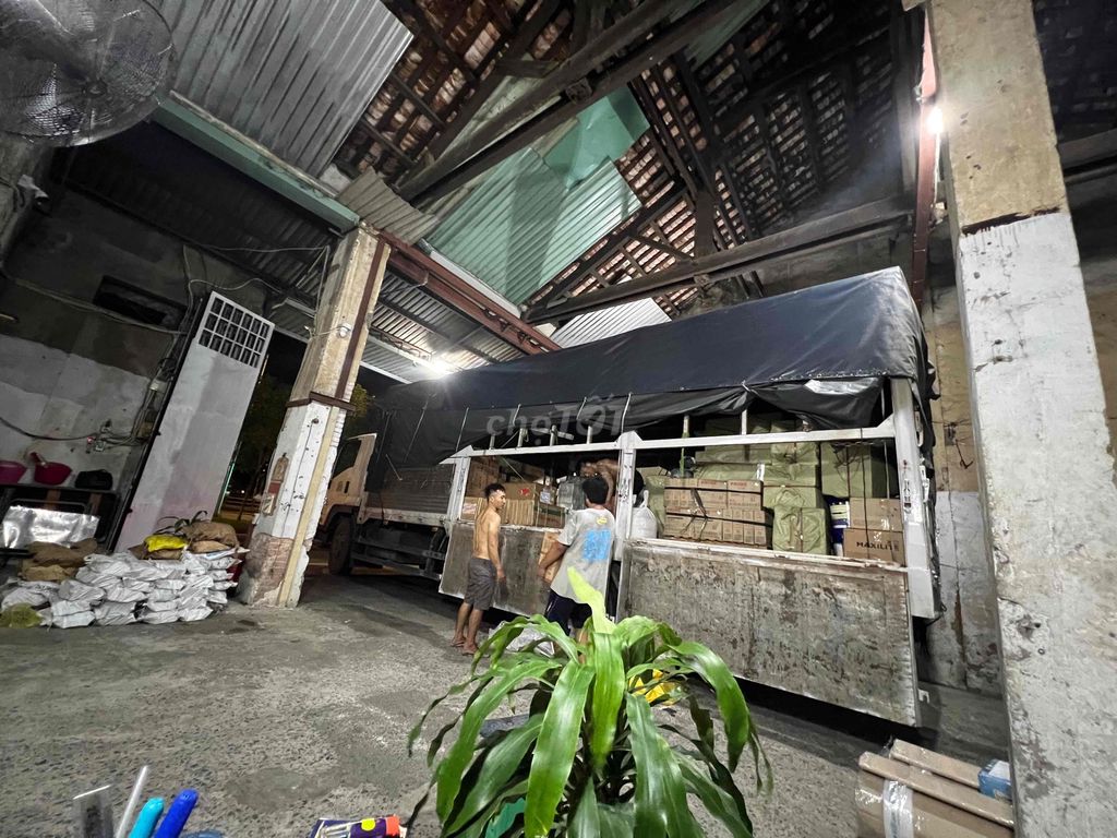 Tuyển Bốc Xếp Phụ – Giao Hàng Xe Tai