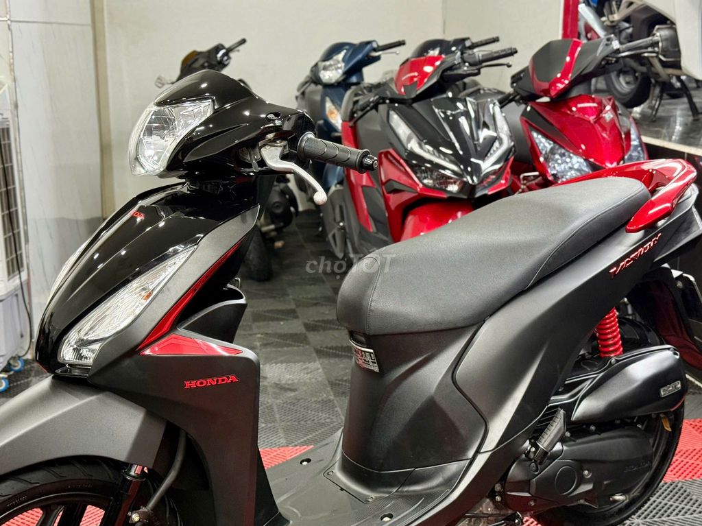 💥Honda Vision 2018 bản Đen nhám- Đỏ BSTP 9 chủ ký. Mua bán Xe máy tại Thành phố Thủ Đức Tp Hồ Chí Minh được đăng bởi XE MÁY THỦ ĐỨC hình 5