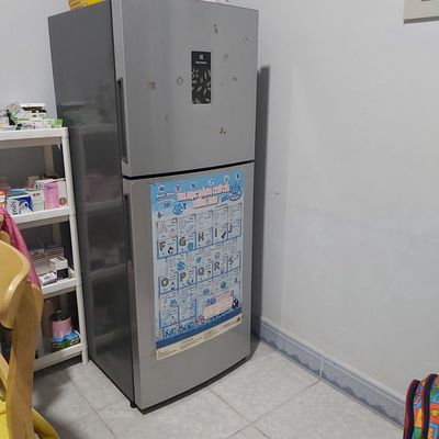 Tủ lạnh Electrolux Inverter 210L -  cũ