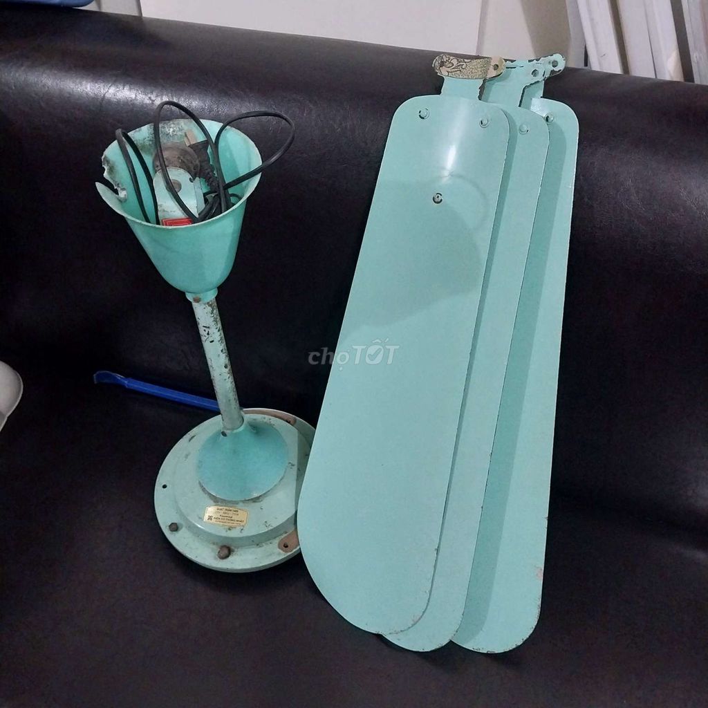 Quạt trần Điện Cơ Thống Nhất đời cũ. Mua bán Quạt tại Quận Hai Bà Trưng Hà Nội được đăng bởi Ông Chung hình 1