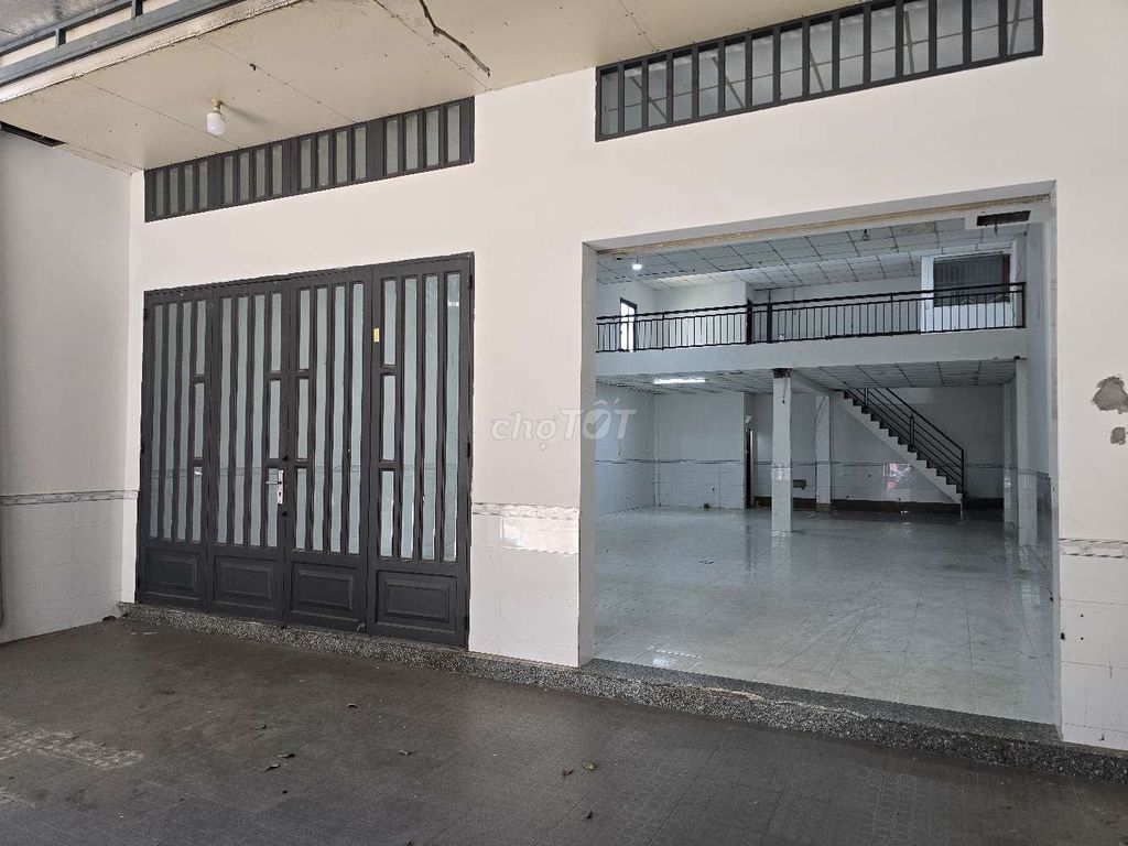 CHO THUÊ KHO,XƯỞNG 200M² GIÁ 16TR/T, NGAY EON TÂN PHÚ