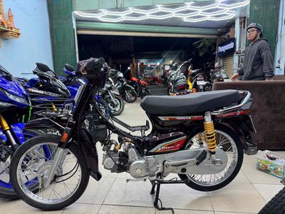 Honda Dream Thái 5 số dọn mới biển số thành phố