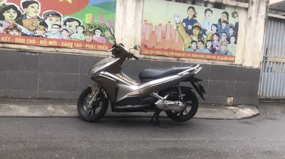 Honda Air Blade Nâu bạc. Mua bán Xe máy tại Quận Thanh Xuân Hà Nội được đăng bởi Nguyễn Anh Dương