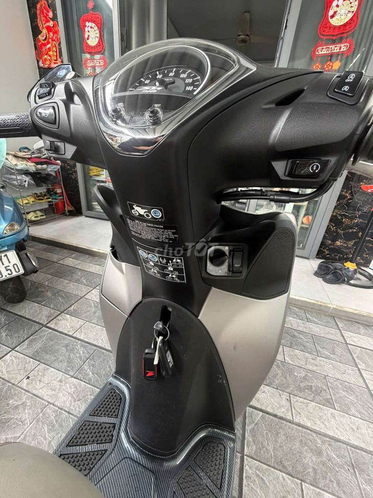 Honda SH Mode ABS серо-серебристый, рег. 10/2024, 14 000 км