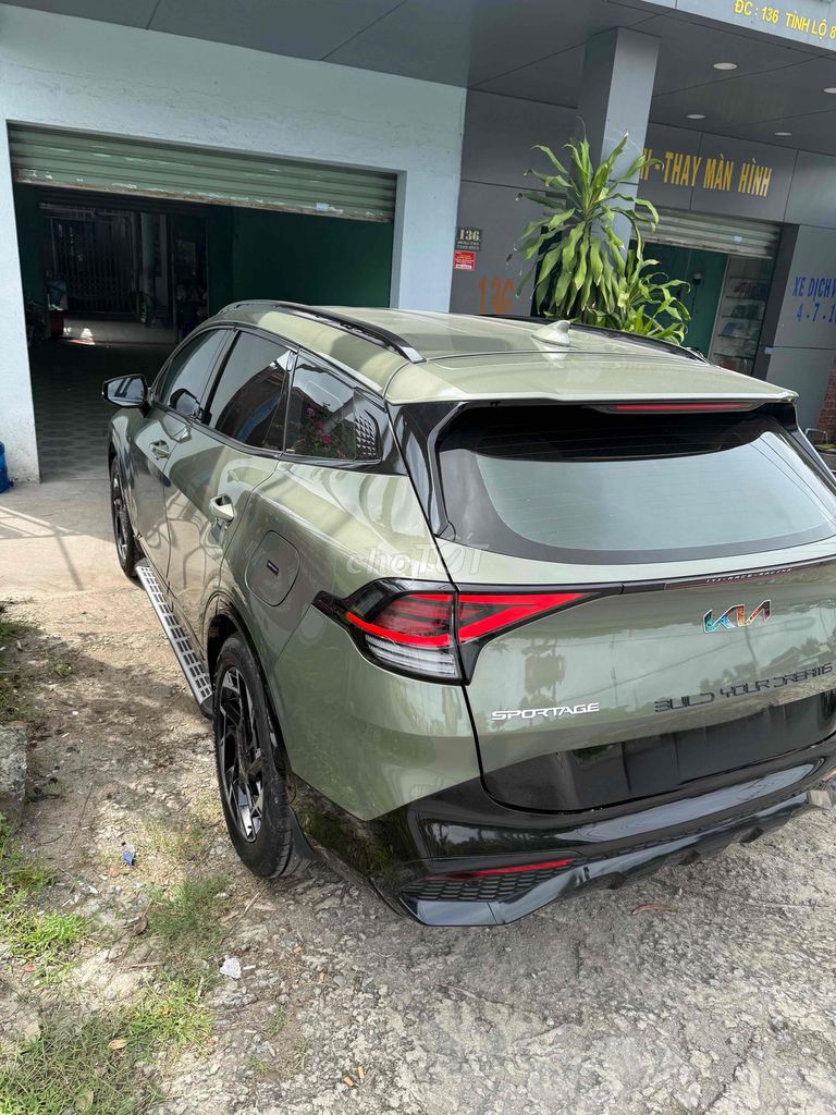 Kia Sportage Premium 2024 Зеленый хаки 2.0 Бензин